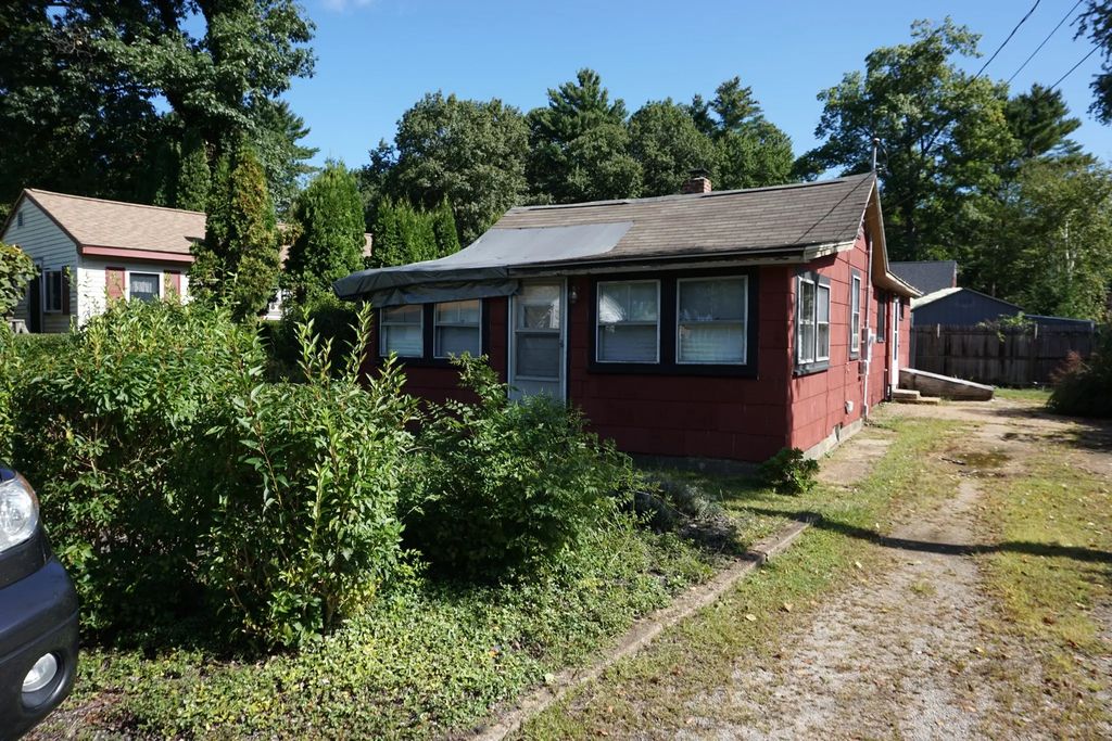 59 Lake View Ave, West Brookfield