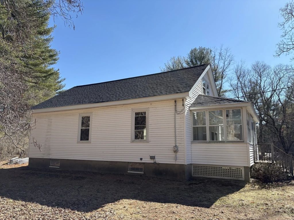 52 Carpenter St, Seekonk