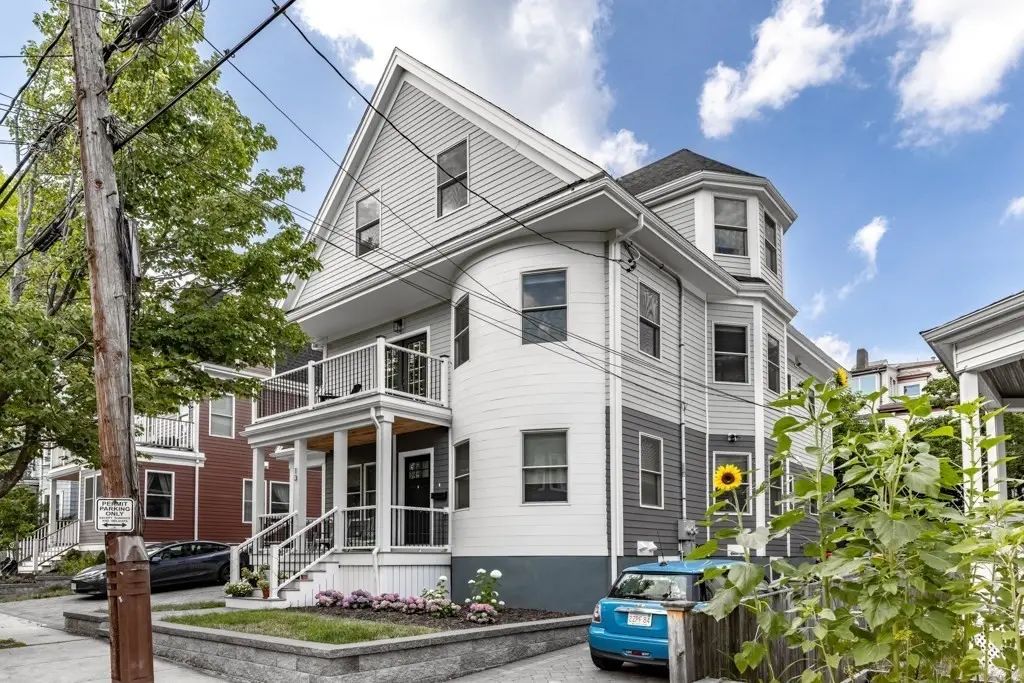 13 Grand View Avenue #2, Somerville