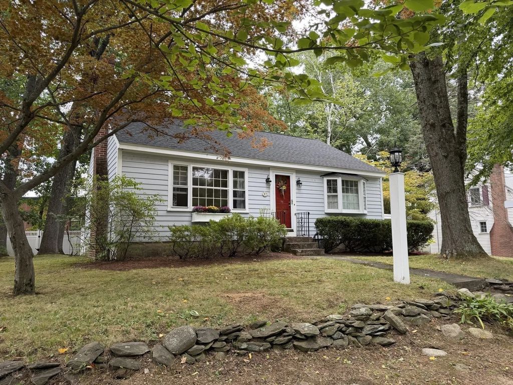 37 Highland Avenue, Leominster