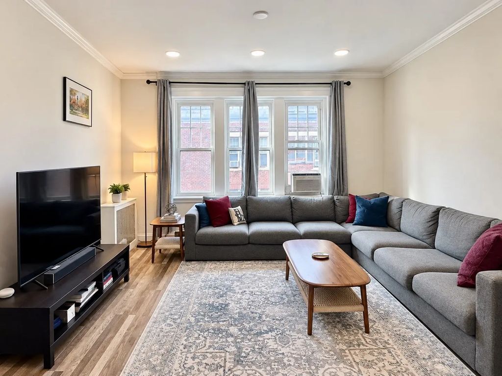 453 Washington #5, Brookline