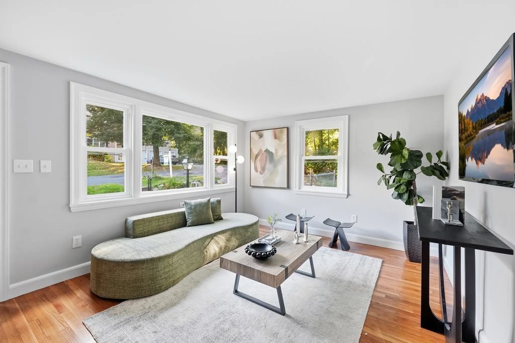 28 Mulberry Ln, Ashland