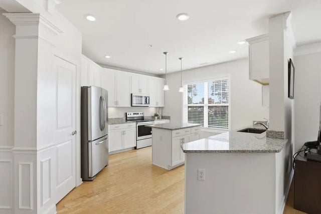 2 Francis Dr #213, Andover