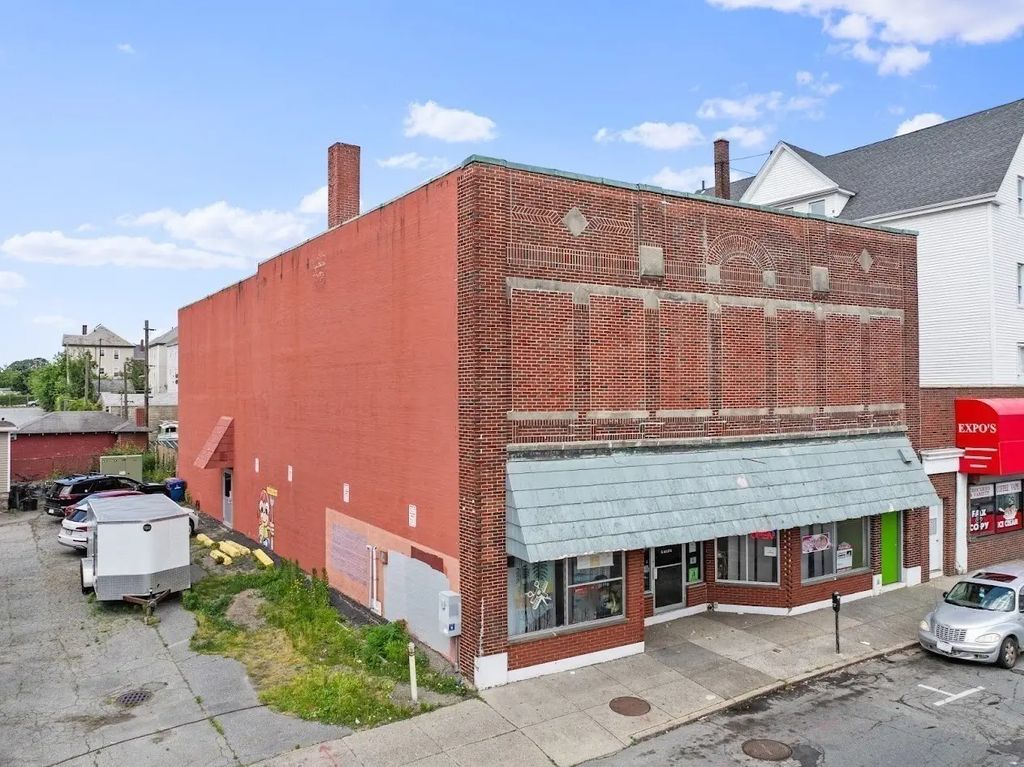 1637 Acushnet Ave, New Bedford