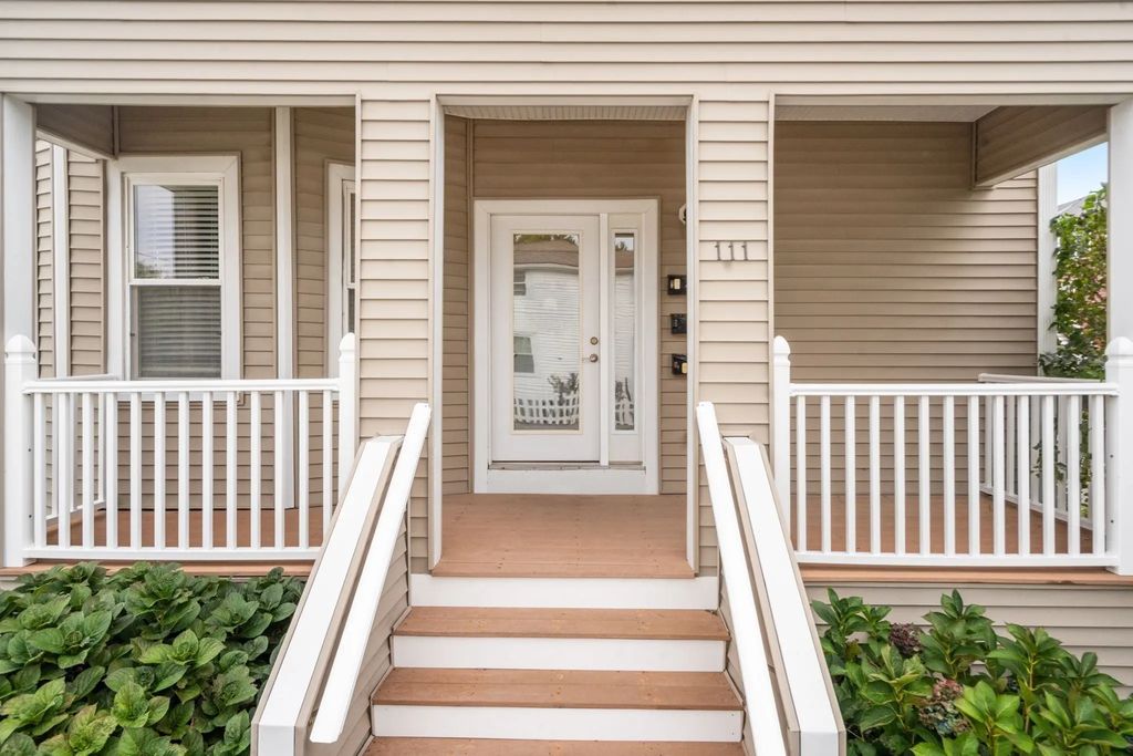 111 Sumner St #2, Quincy