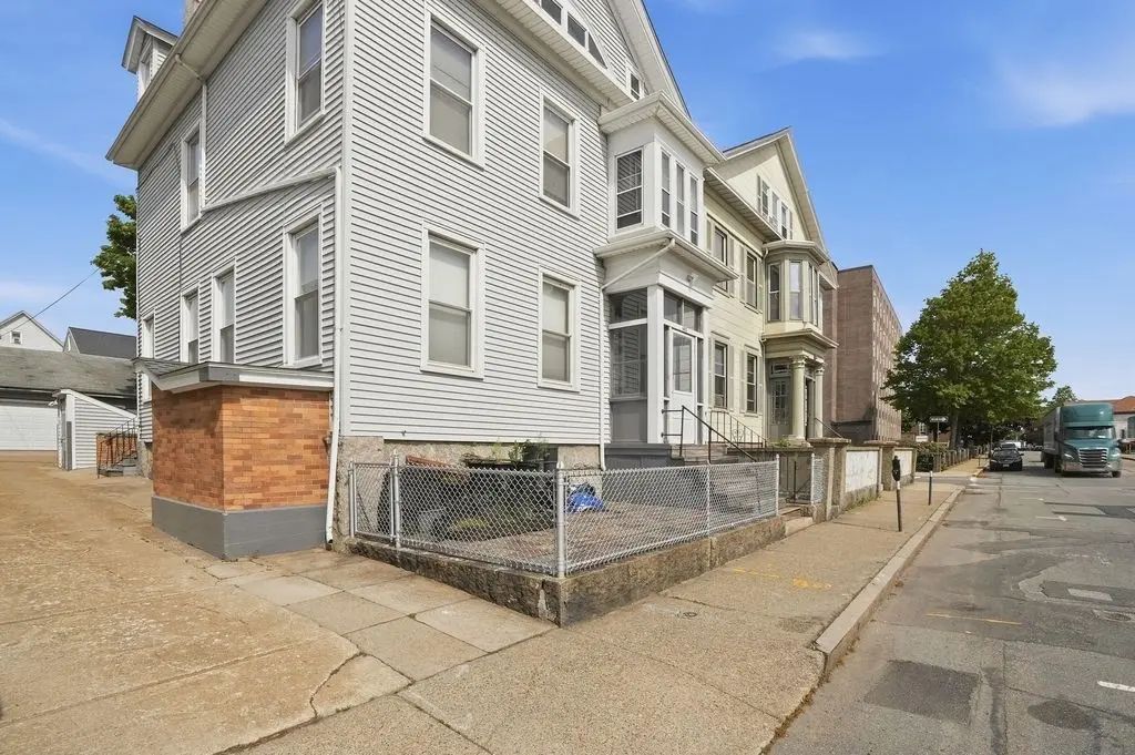 483 County Street, New Bedford
