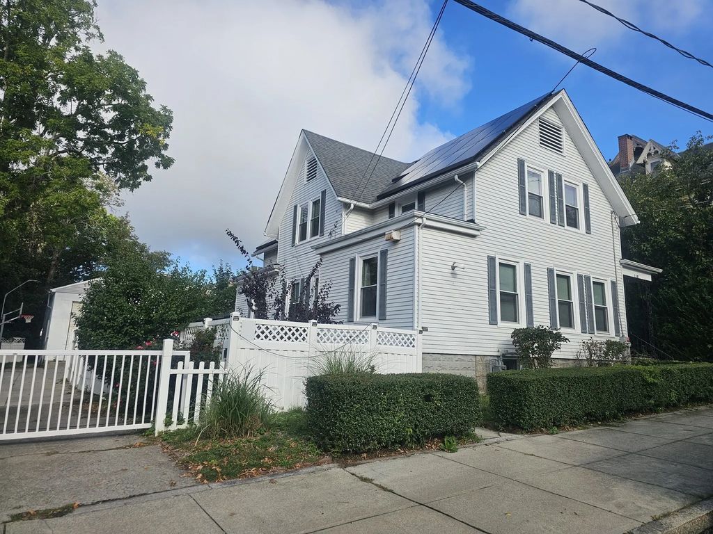 130 Winter Street, Fall River