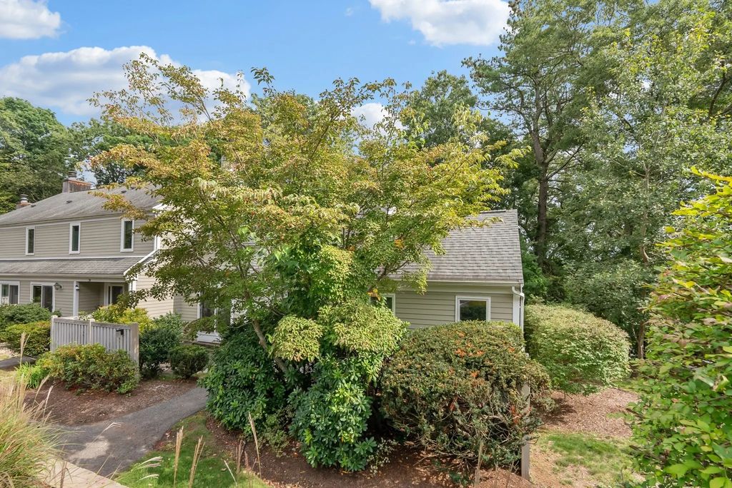 23 Fifer Ln #23, Lexington