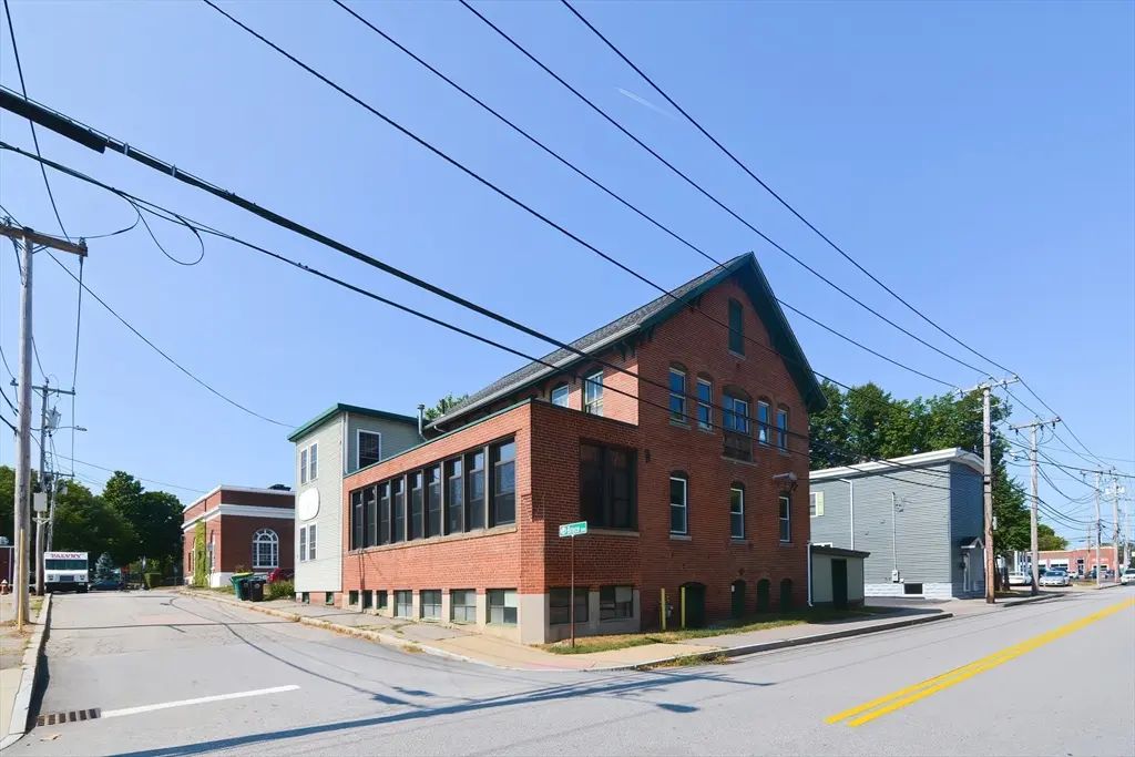 4 Bruce Ave, North Attleboro