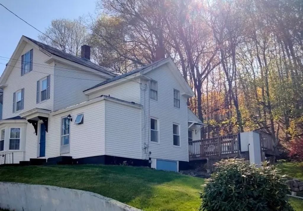 40 Hillside Ave, Warren