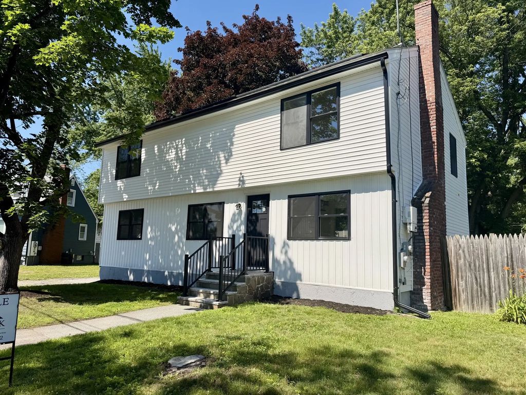 37 Karen St, Lowell