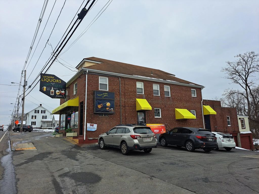 61-65 Turnpike, Southborough