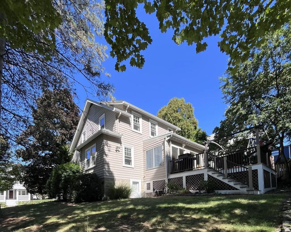 186 Highland Ave, Arlington
