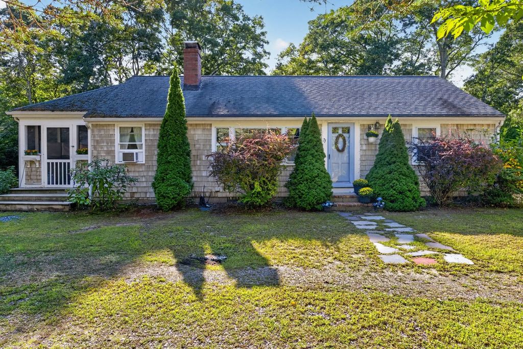 71 Homeport Dr, Barnstable