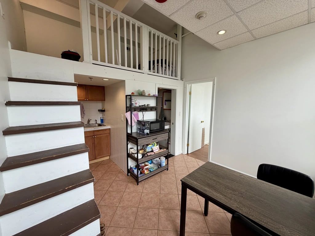 72 Kneeland #705, Boston