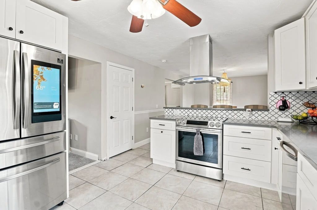 6 Westview Drive, Sutton