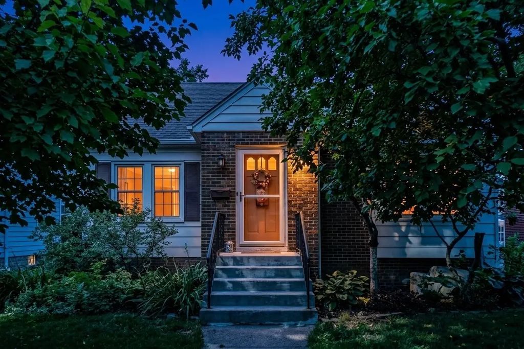 8 Cardinal, Worcester