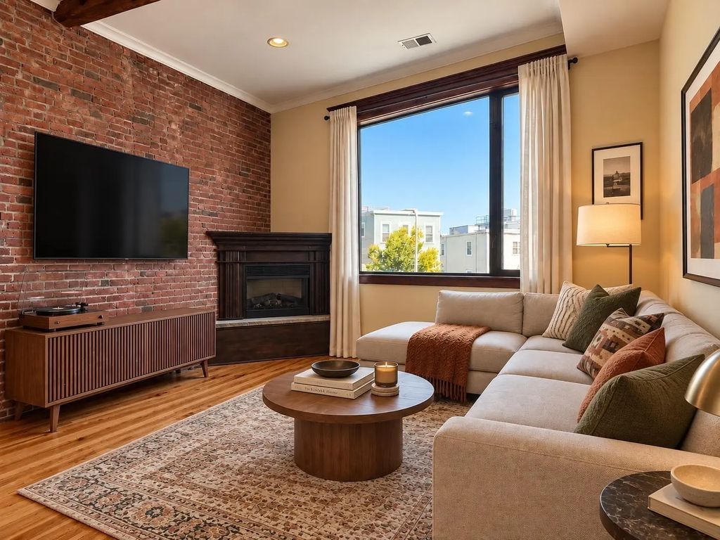 410 E 3rd St #1, Boston