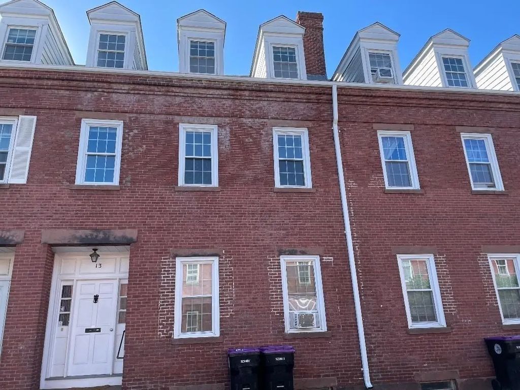 13 Center Street, Holyoke