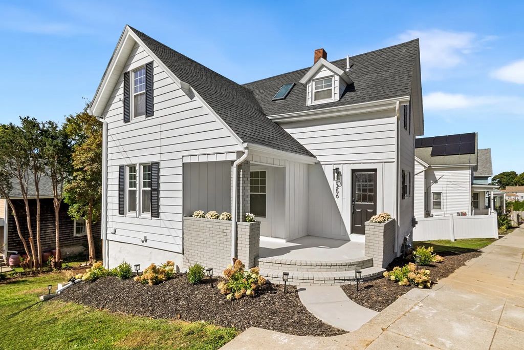 256 Weetamoe St., Fall River