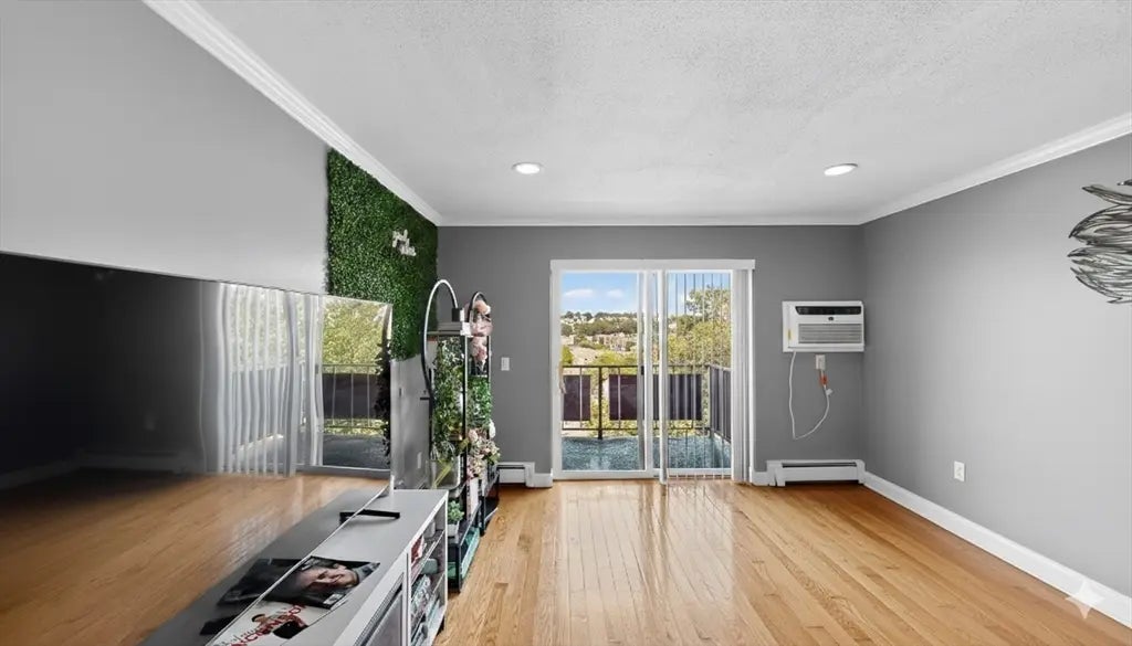 70 Warren Ave #4-1, Chelsea