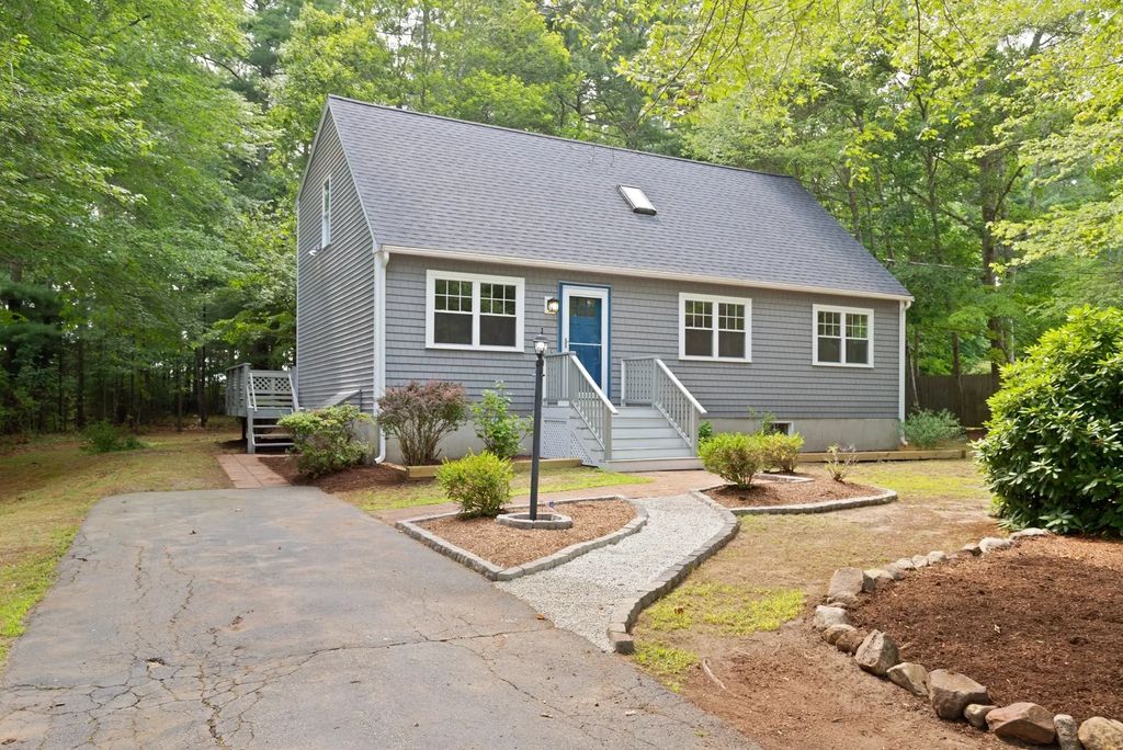 18 Great Meadow Dr, Carver