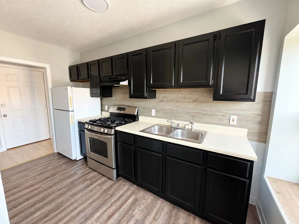 1263 Pleasant Street #7, Fall River