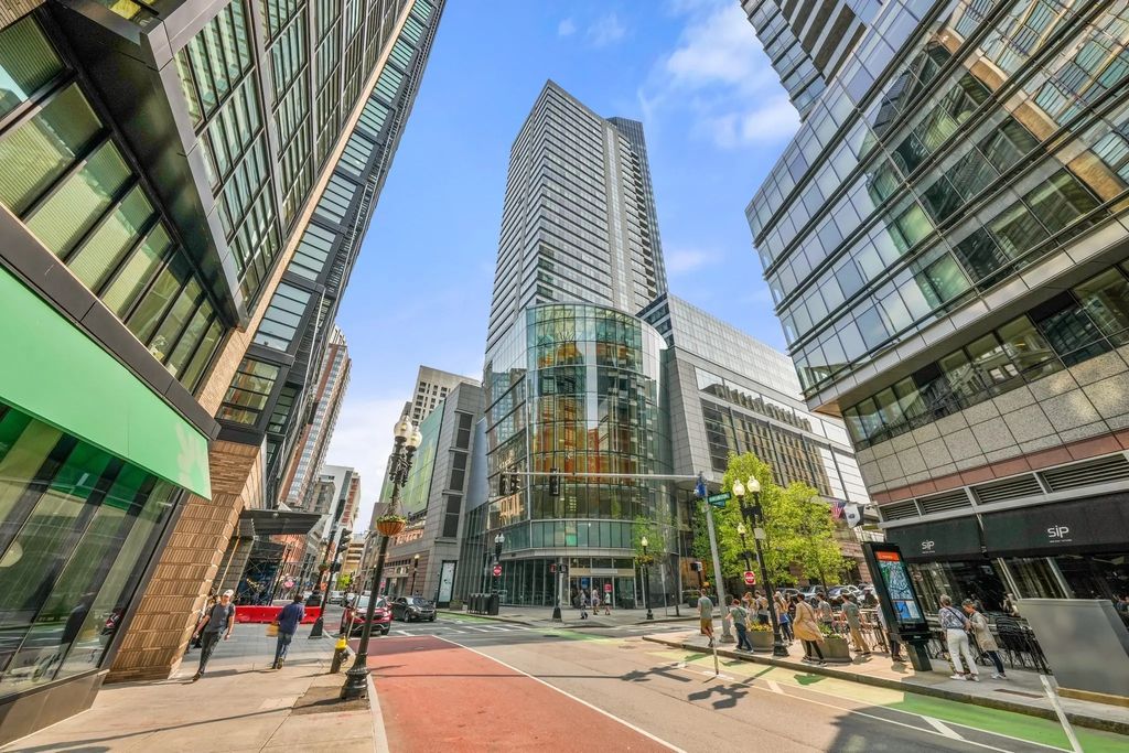2 Avery St #32e, Boston