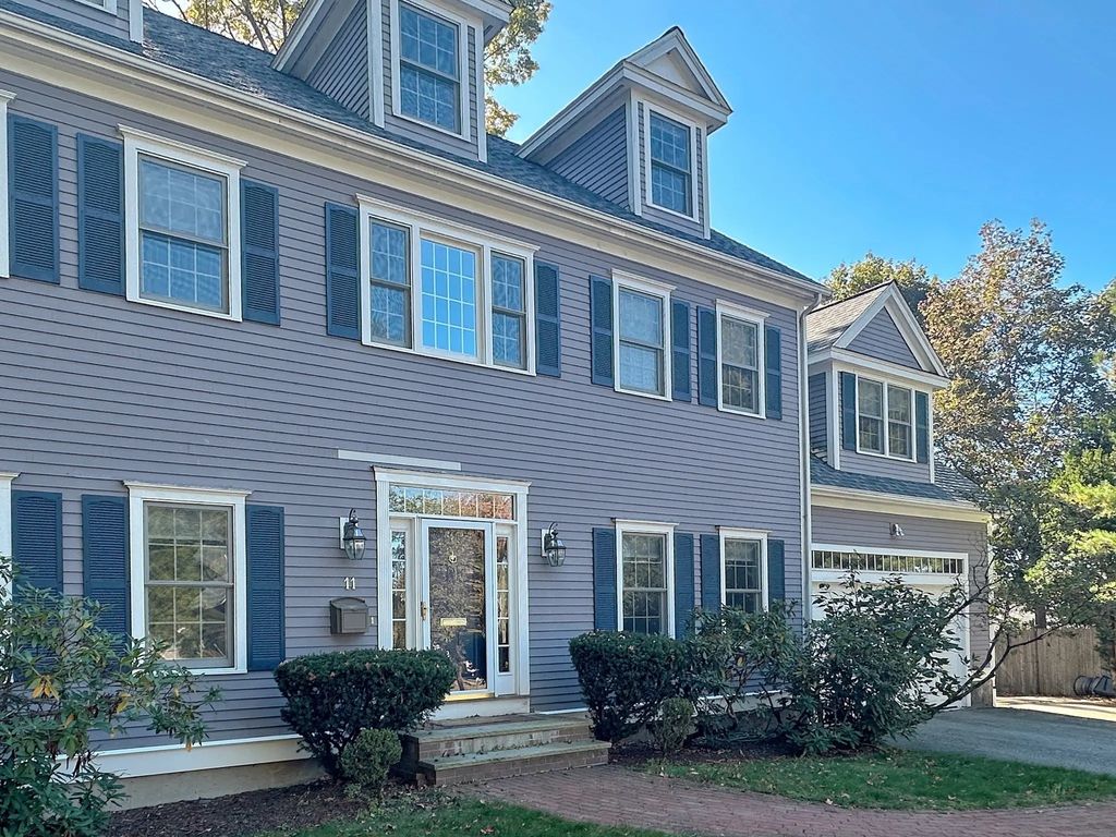 11 Oakland St, Lexington