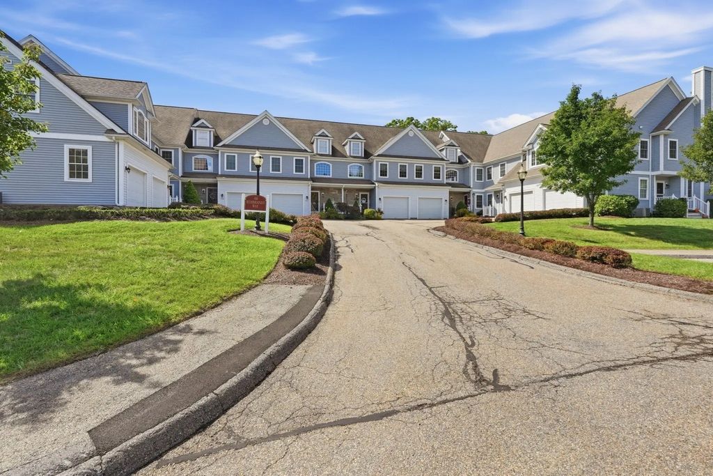 410 Rembrandt Way #410, Abington