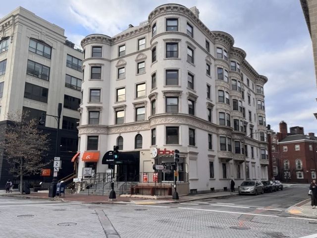 636 Beacon St #404, Boston