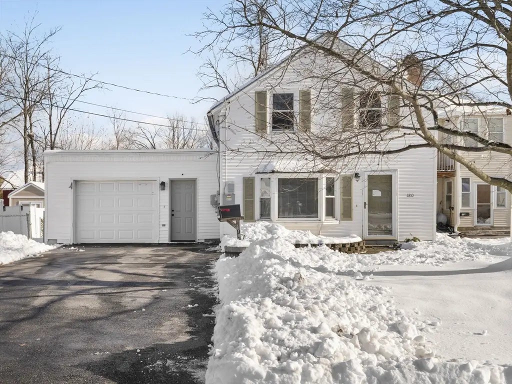 180 Tenth Street, Leominster