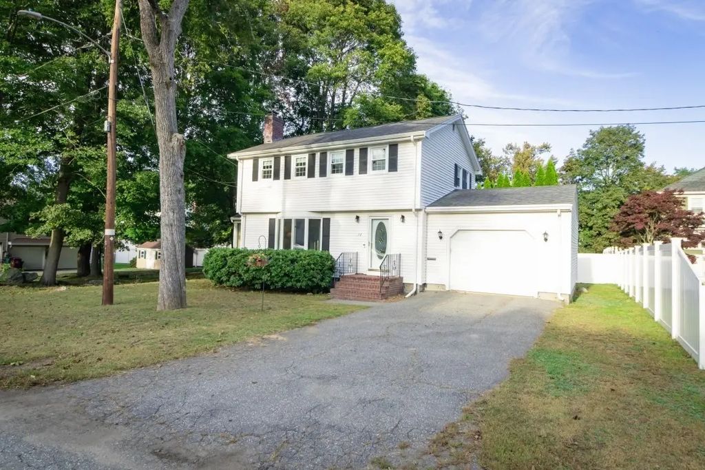 38 Guild St #1, Lowell