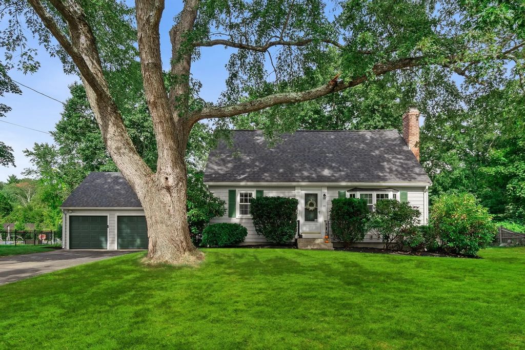 105 Beach St, Foxboro