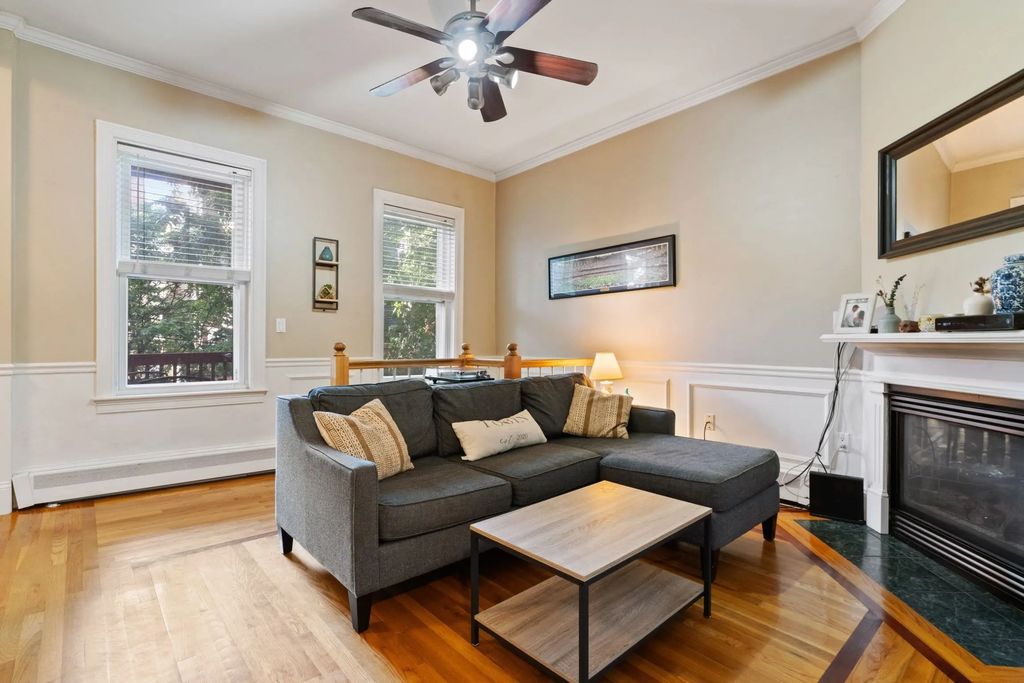 191 W 5th St #1, Boston