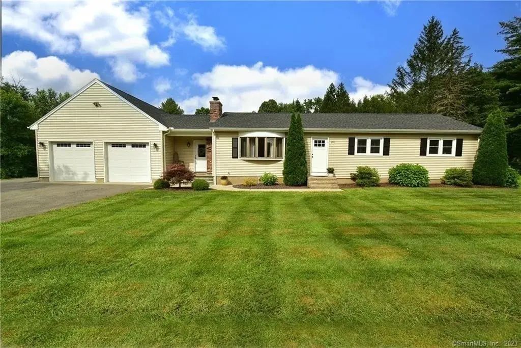 281 Abbe Rd, Enfield