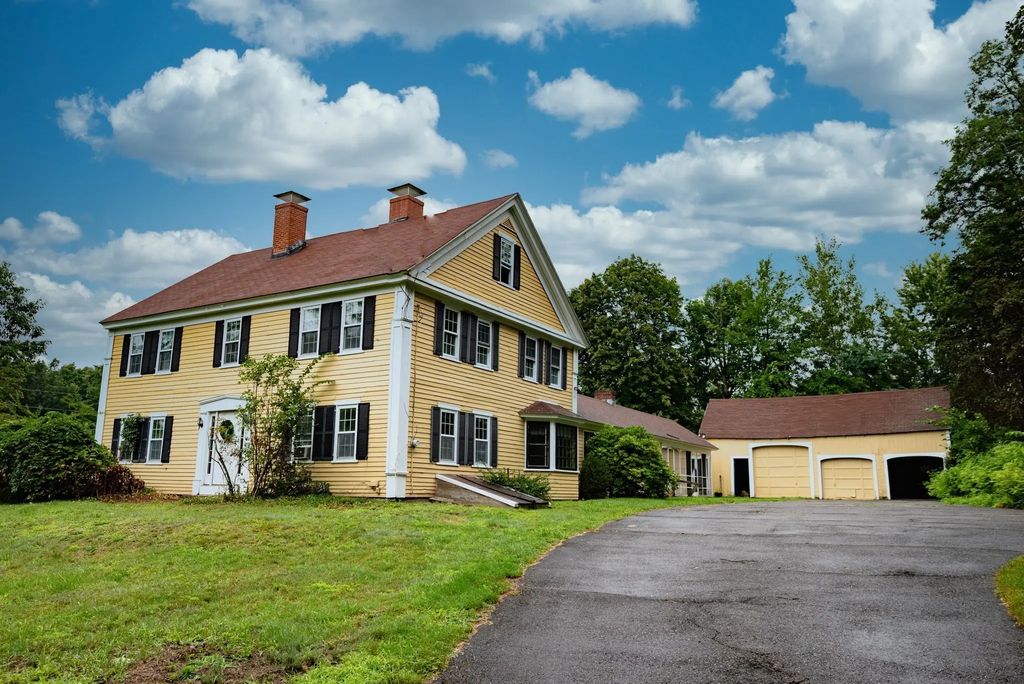 106 Beal St, Lunenburg
