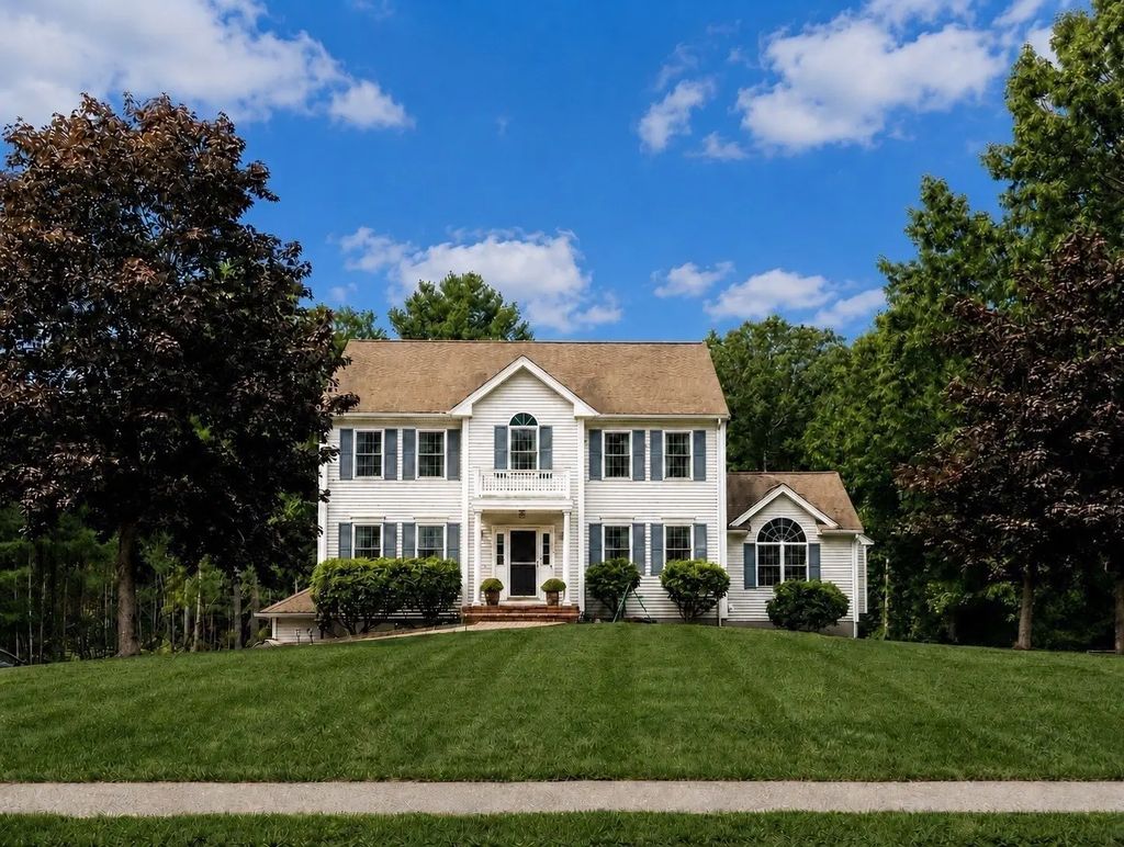 38 Parris Farm Rd, East Bridgewater