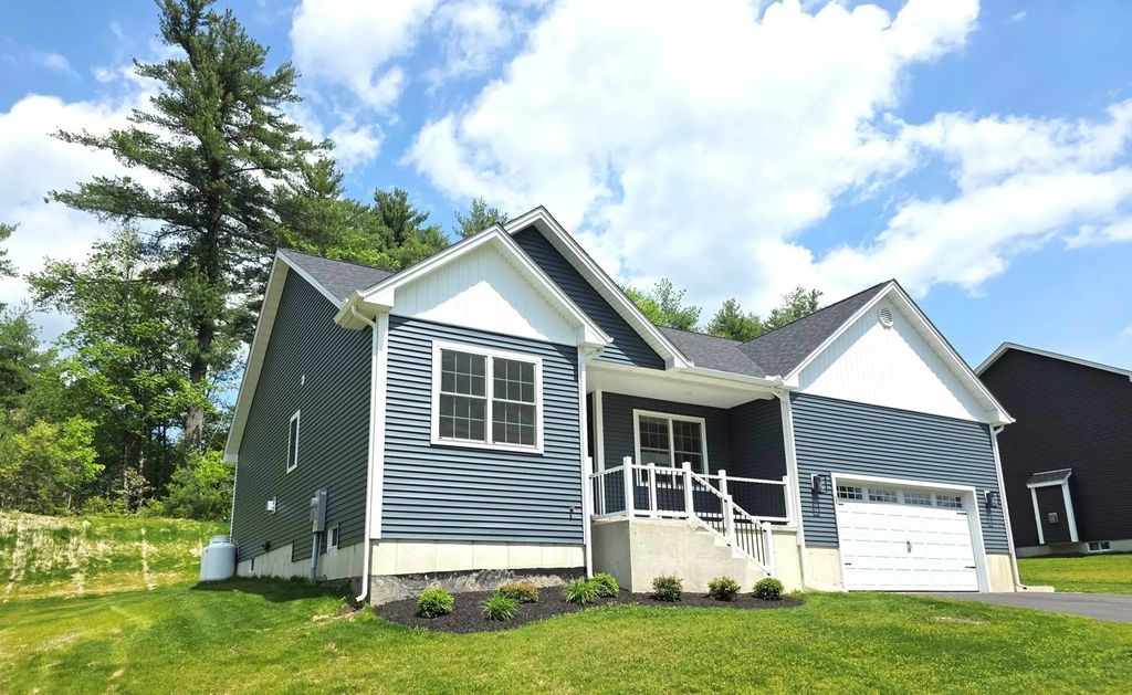 15 High Bluff, Belchertown