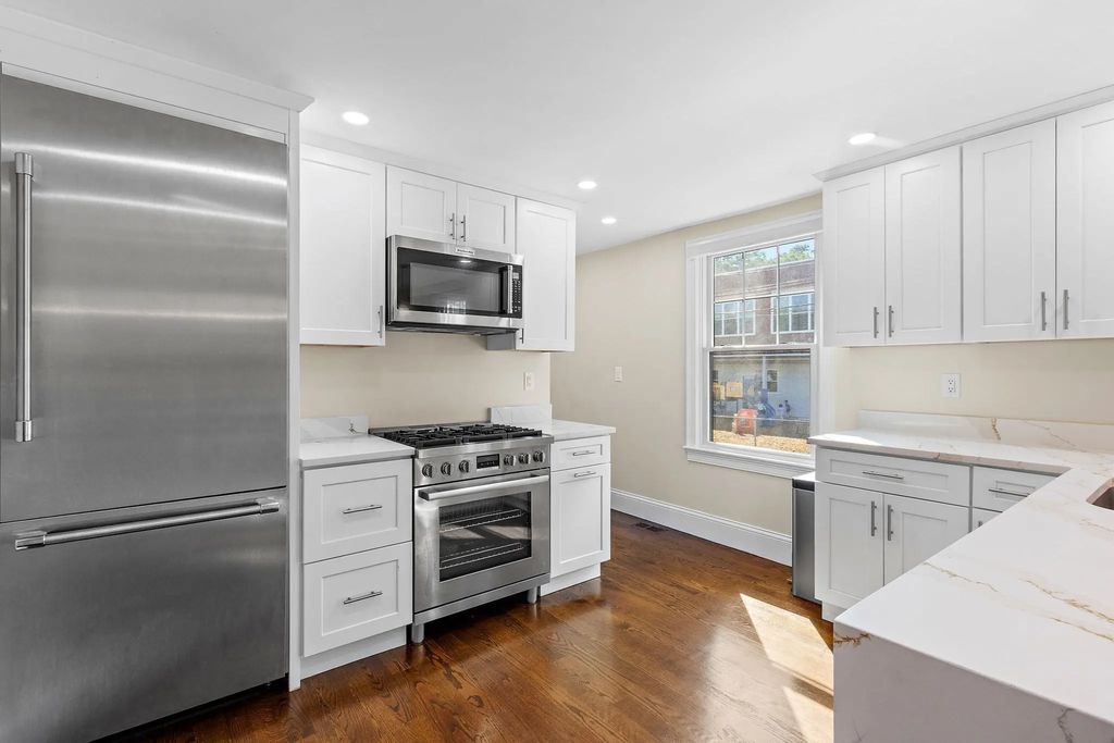 172-174 Blue Hill Ave #174, Milton