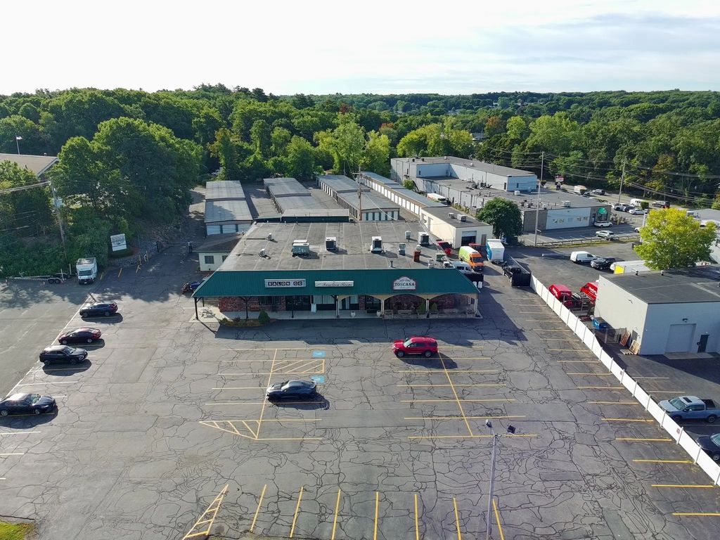 3 Bourbon St, Peabody
