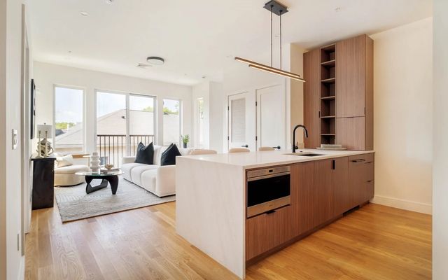 58 Kent #403, Brookline