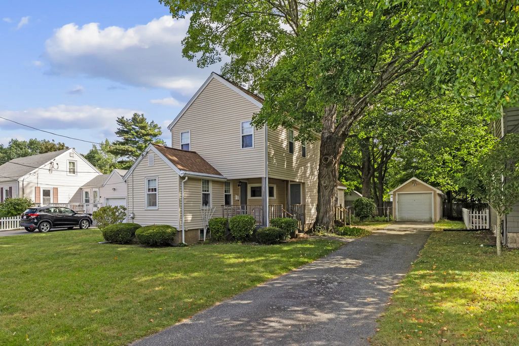 38 Loker St, Natick