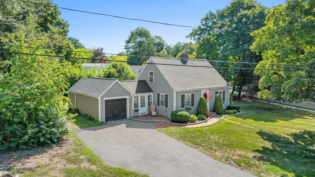 66 Prospect Street, Hingham