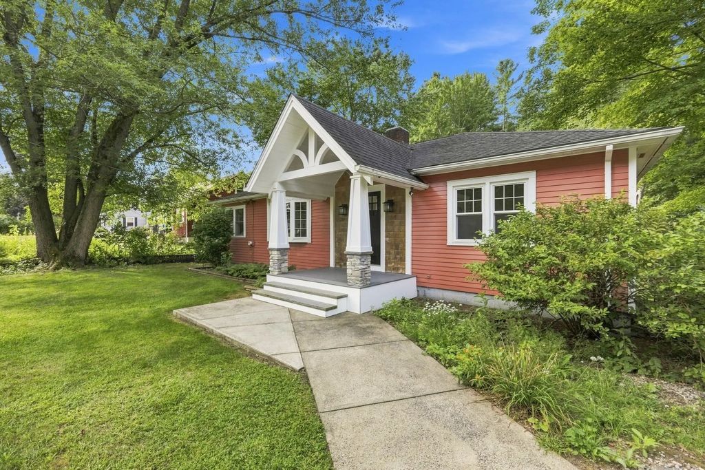 20 Sunset Ave, South Hadley