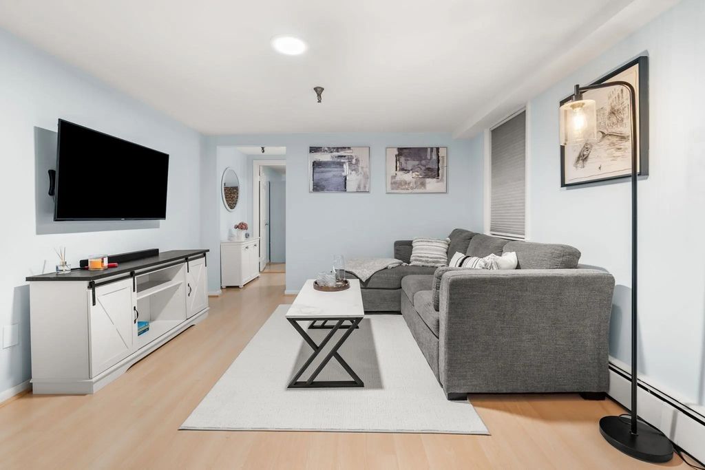 259 Beacon St #4, Boston