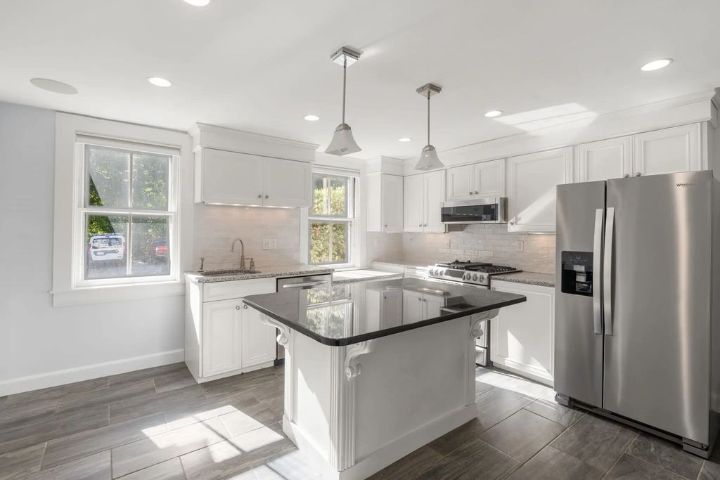 324 Union St #1, Millis