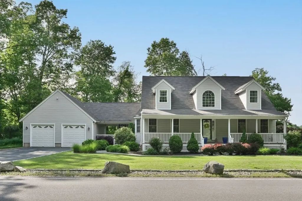 10 Valley Rd, Danvers