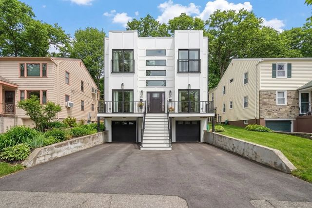 57-59 Highland Rd #59, Brookline