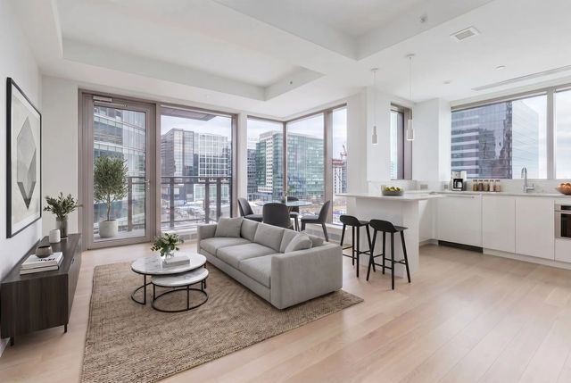 133 Seaport Blvd #902, Boston